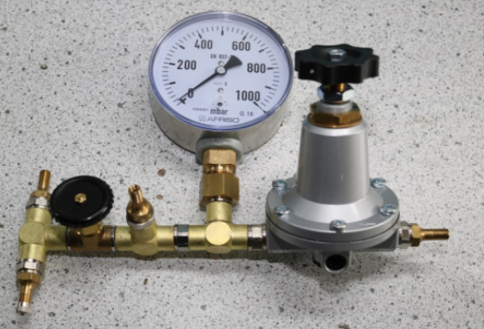 Fülldruck-Monitoringsystem  mit automatischer Fülldruck- & Kraftregulierung für p-Fugen-Abdichtkissen (Ventil)